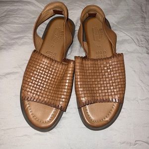 Spring Step Brown Leather Flats Slingback Toe cut out Sandals Size 37